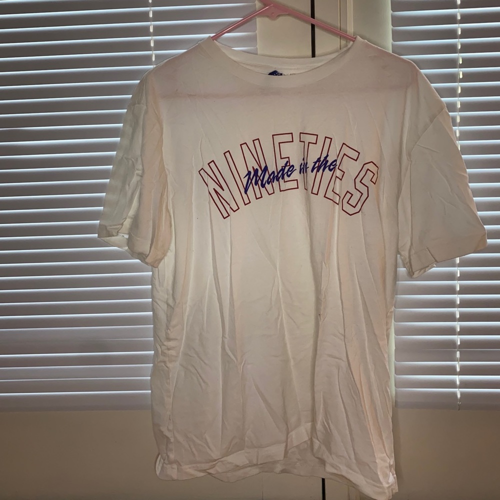 90’s white tee